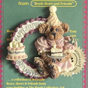 90s BOYDS BEARS & FRIENDS Happy Birthday Bear Brooch, Vintage Birthday Bear Pin